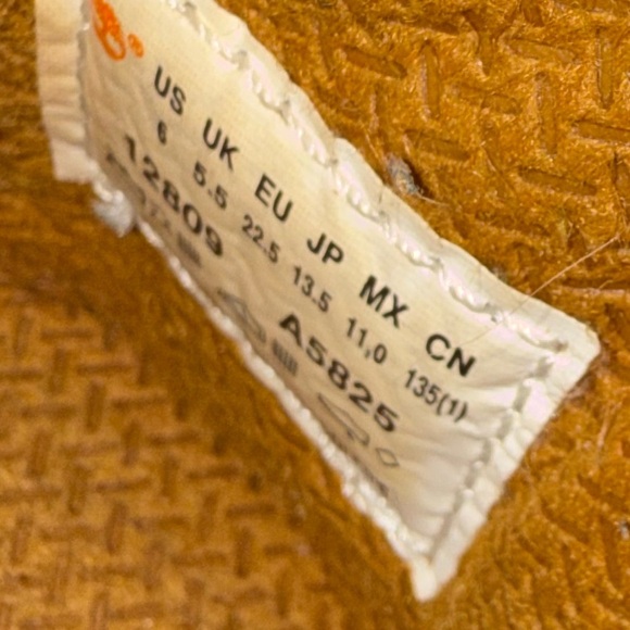 Timberland Tan Leather Toddler Boots - Picture 6 of 6